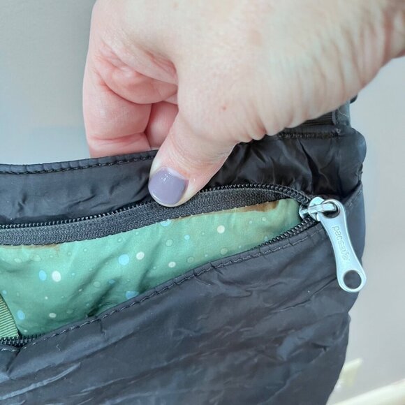 Pacsafe Crossbody Anti-Theft Bag With RFID Blocking Pocket & Secure Zipper - Picture 4 of 12